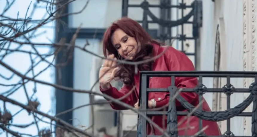 Cristina Kirchner recibió el alta tras permanecer internada en el Sanatorio Otamendi