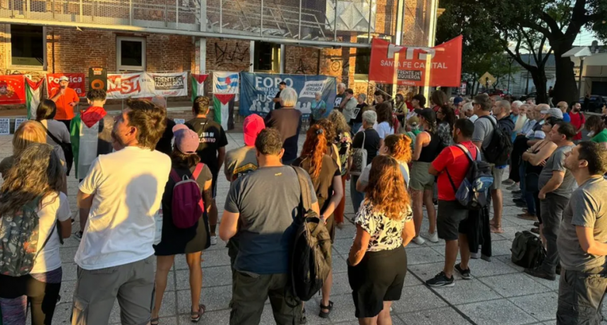 Convocatoria en Santa Fe contra la captura de Nicolás Maduro y la intervención de Estados Unidos en Venezuela