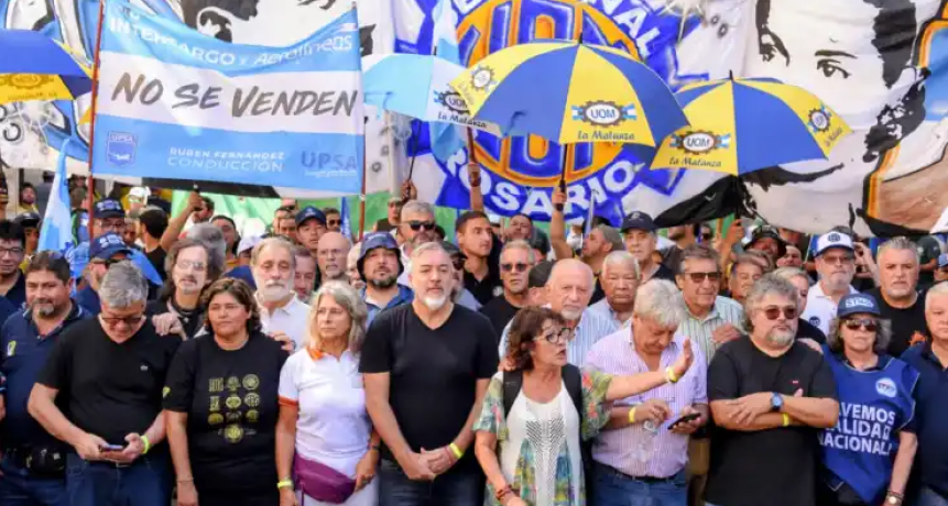 Gremios advierten con una huelga por tiempo indeterminado contra la reforma laboral