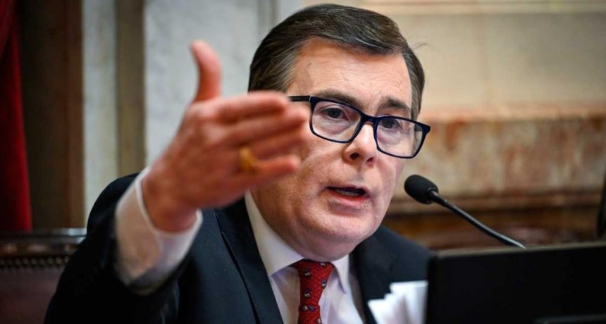 Gerardo Zamora y los senadores por Santiago renunciaron al aumento de sus dietas