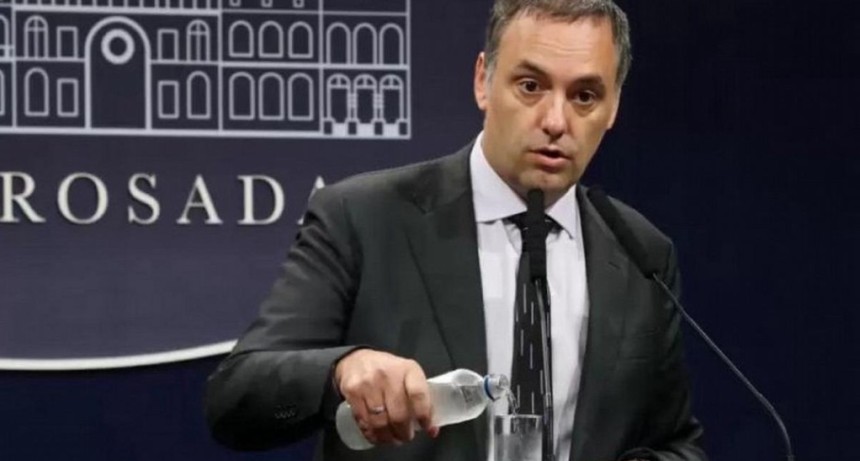 La nueva hipoteca de Adorni: financi&oacute; otro departamento con d&oacute;lares de privados