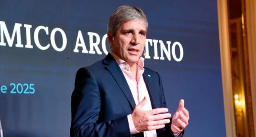 Luis Caputo defendi&oacute; su gesti&oacute;n y anticip&oacute; m&aacute;s baja de impuestos y privatizaciones