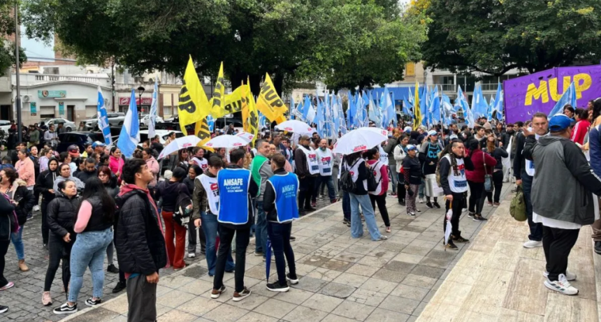 Organizaciones sociales se manifestaron en Santa Fe por el recorte de programas nacionales