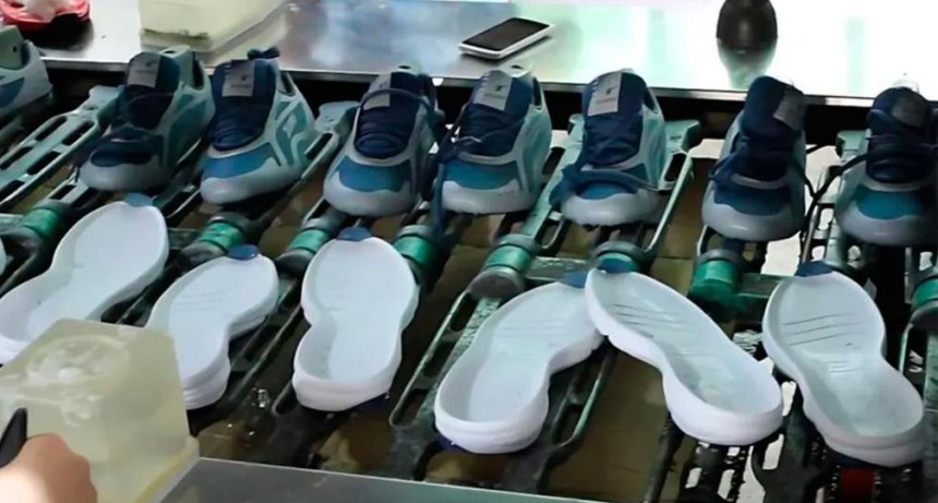 Facilitaron la importaci&oacute;n de kits chinos para ensamblar zapatillas a pedido de f&aacute;bricas locales