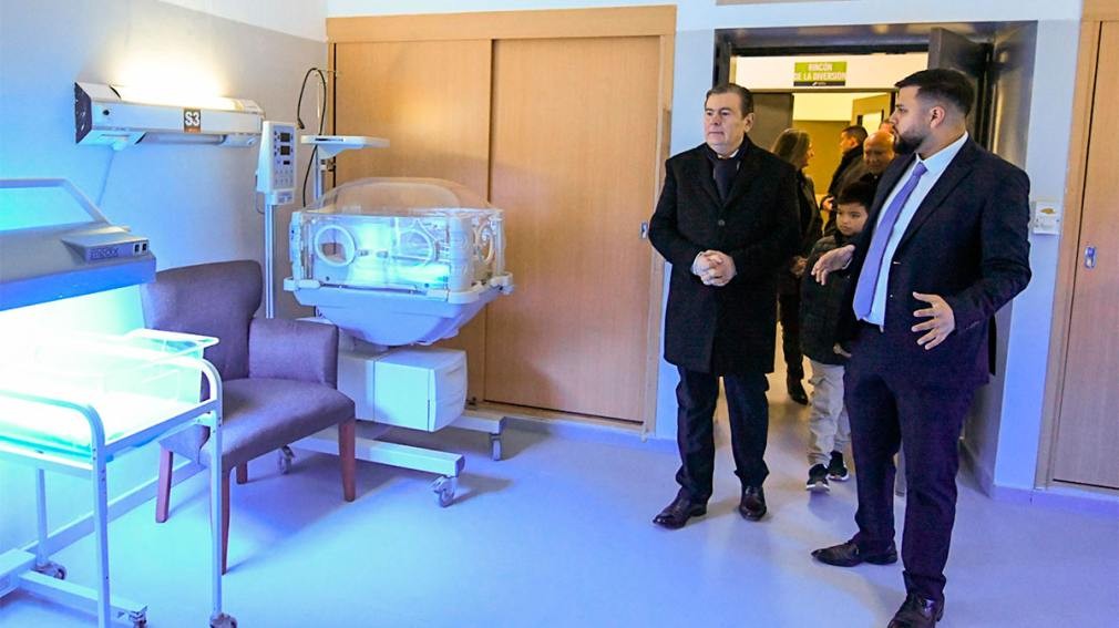 Gerardo Zamora inauguró una nueva sala de internación pediátrica en el Hospital de Frías