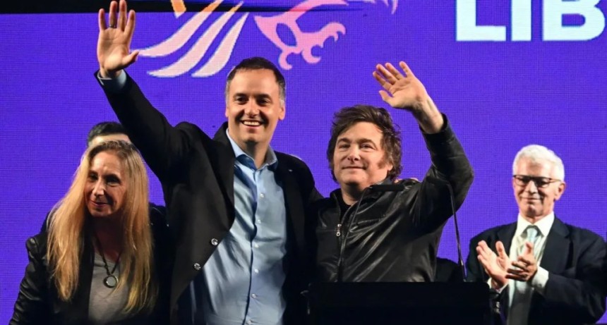 Manuel Adorni en la cuerda floja: &iquest;por qu&eacute; Javier Milei lo sostiene?