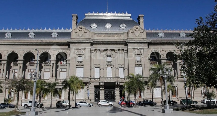 Santa Fe tiene Ficha Limpia: los que tengan antecedentes penales no podr&aacute;n tener contratos con el Estado