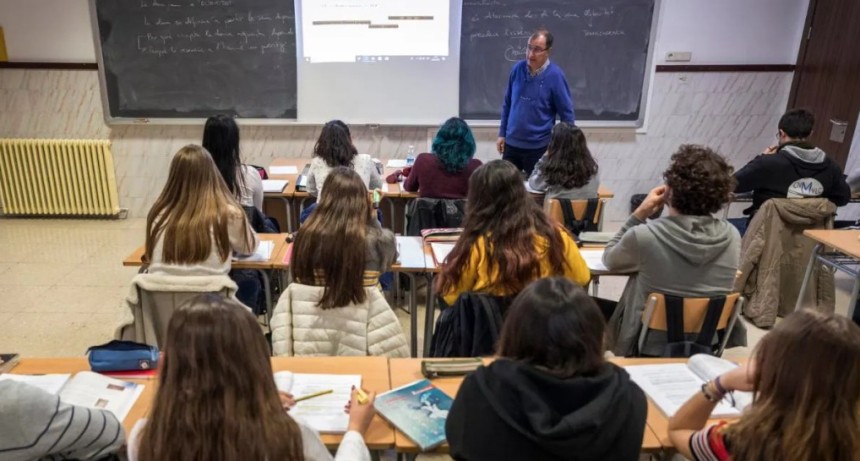 Asistencia Perfecta: m&aacute;s de 63 mil docentes, directivos, secretarios, preceptores y asistentes escolares cobrar&aacute;n el incentivo mensual de mayo