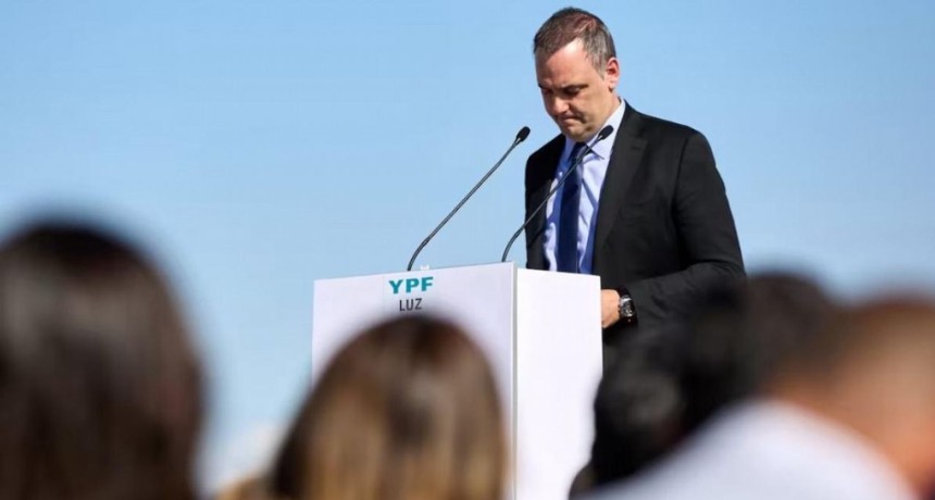 Adorni dejar&aacute; tambi&eacute;n el directorio de YPF y se alejar&aacute; del Estado
