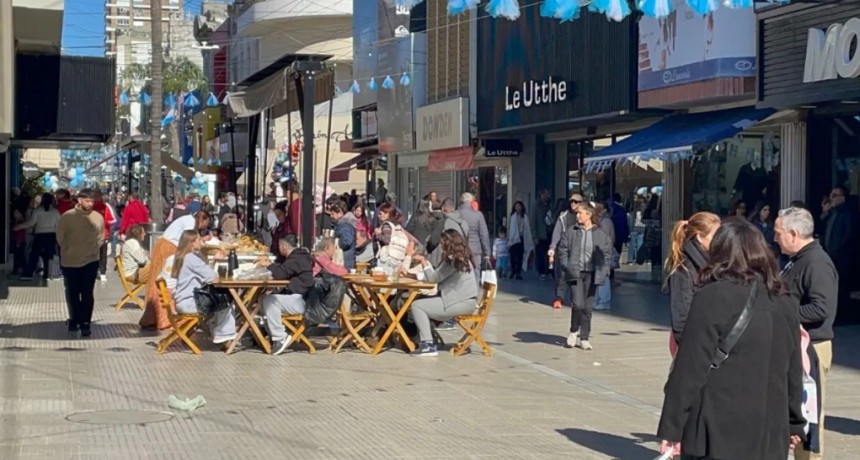 El partido Argentina - Inglaterra altera el ritmo de Santa Fe: as&iacute; atender&aacute;n los comercios este mi&eacute;rcoles