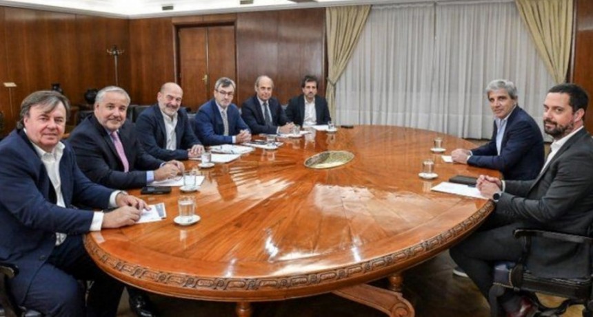 Caputo se reunió con la UIA en la antesala de la discusión por la reforma laboral