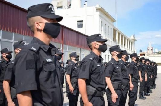 Santa Fe comenzó a incorporar 800 policías a las Unidades Regionales