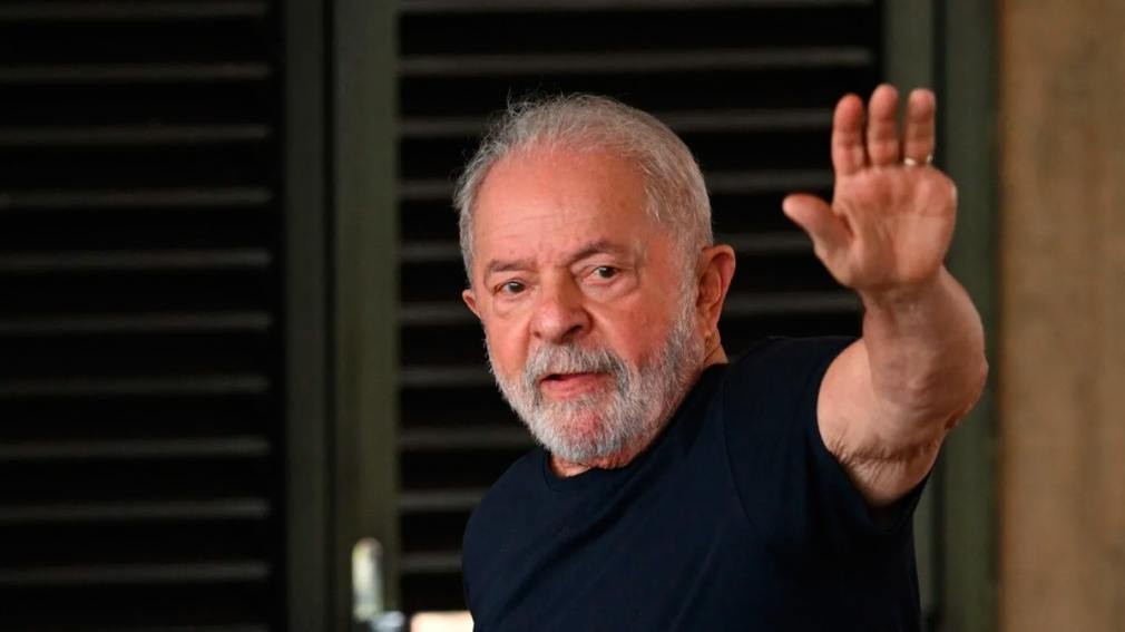 Lula da Silva echó a 13 militares que trabajaban en el área de Presidencia