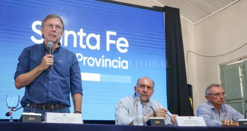  Bahillo trajo $1.300 millones para que Santa Fe use "a discreci&oacute;n" en asistencia por sequ&iacute;a