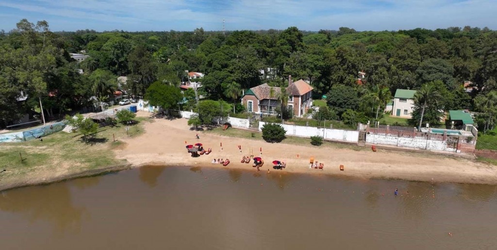 Rincón prohibió ingresar al agua en el camping por las palometas