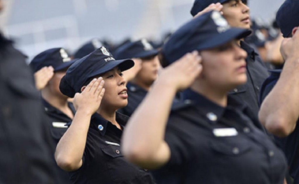 Mujeres policías: Santa Fe tuvo que volver a poner el 