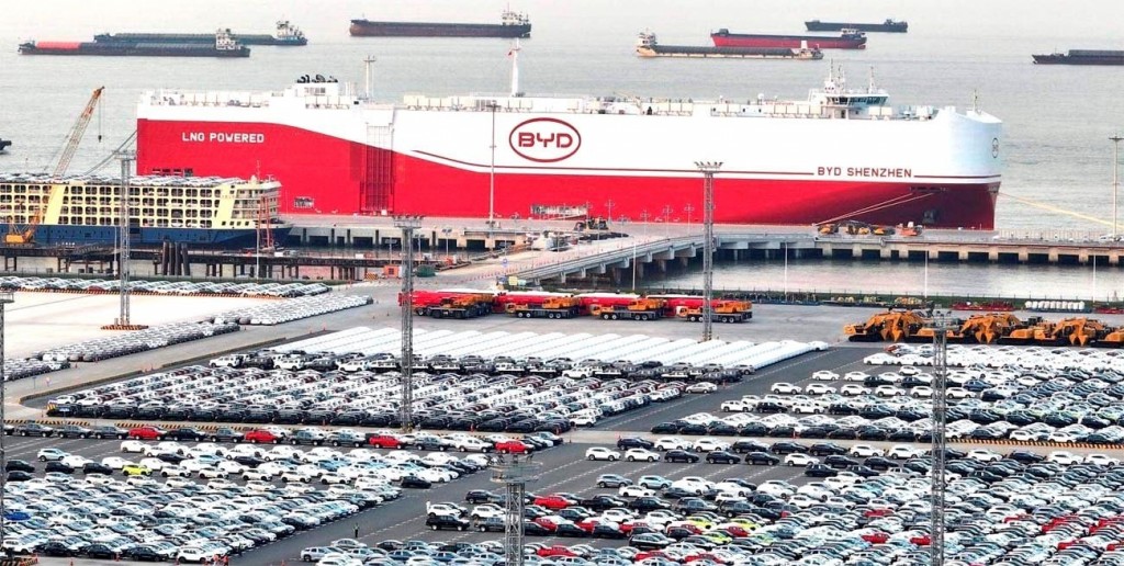 Pichetto y Caputo apuran un contrapunto sobre la conveniencia de producir automóviles en el país o importarlos