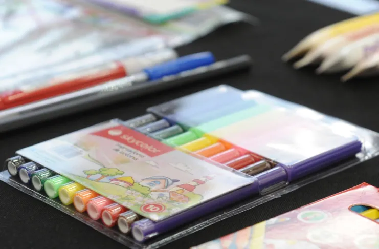 Empleados provinciales con hijos en edad escolar recibirán un complemento para la compra de útiles