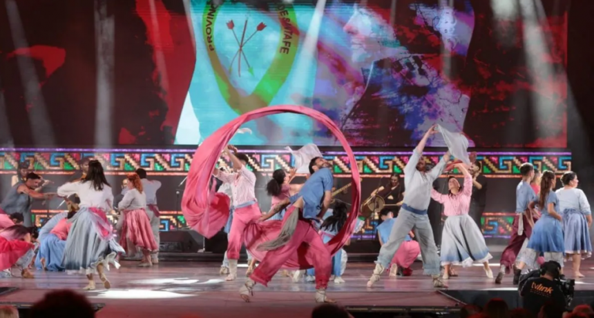 La Delegación Oficial Santafesina deslumbró y fue aplaudida de pie en el Festival de Folclore de Cosquín