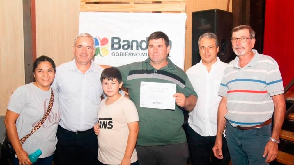 40 familias recibieron el beneficio de terrenos sociales en Bandera