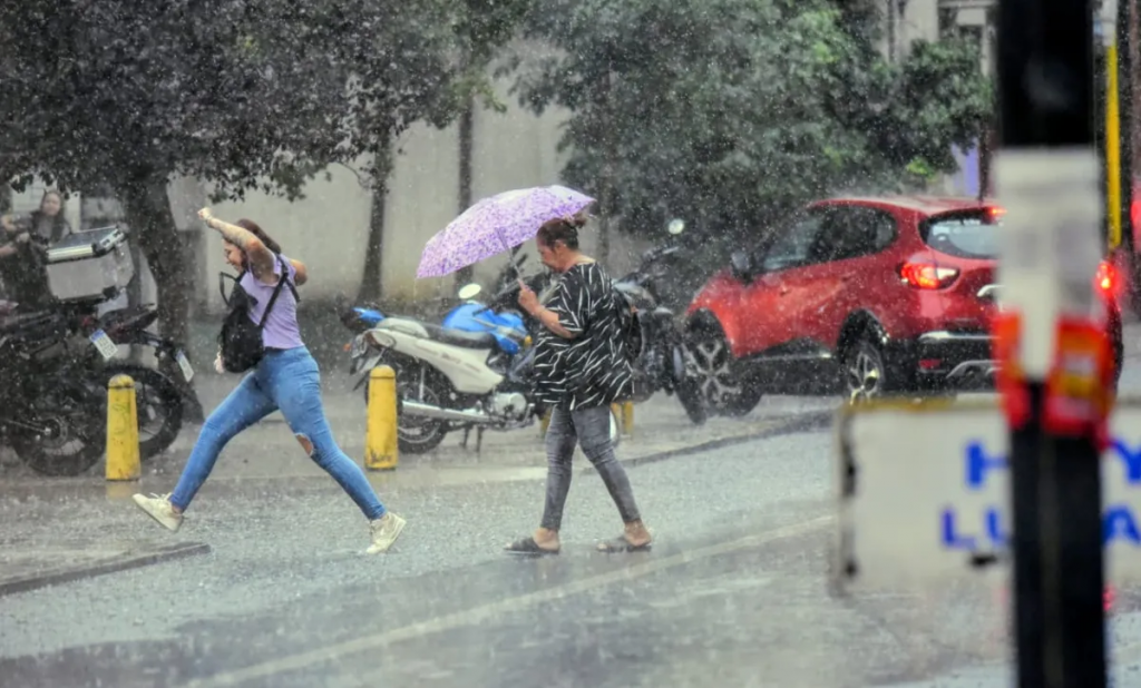 Cuánto llovió en Santa Fe y en distintas localidades de la provincia: así continuará el tiempo