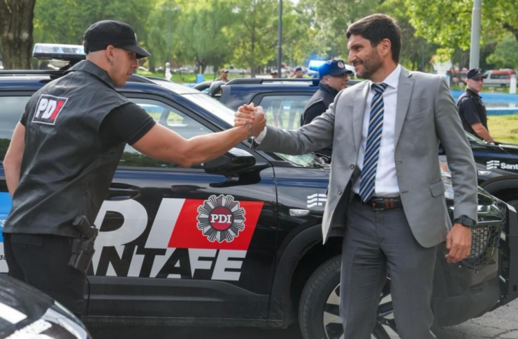 Pullaro entregó 116 camionetas a la Policía y completó la incorporación de 720 patrulleros