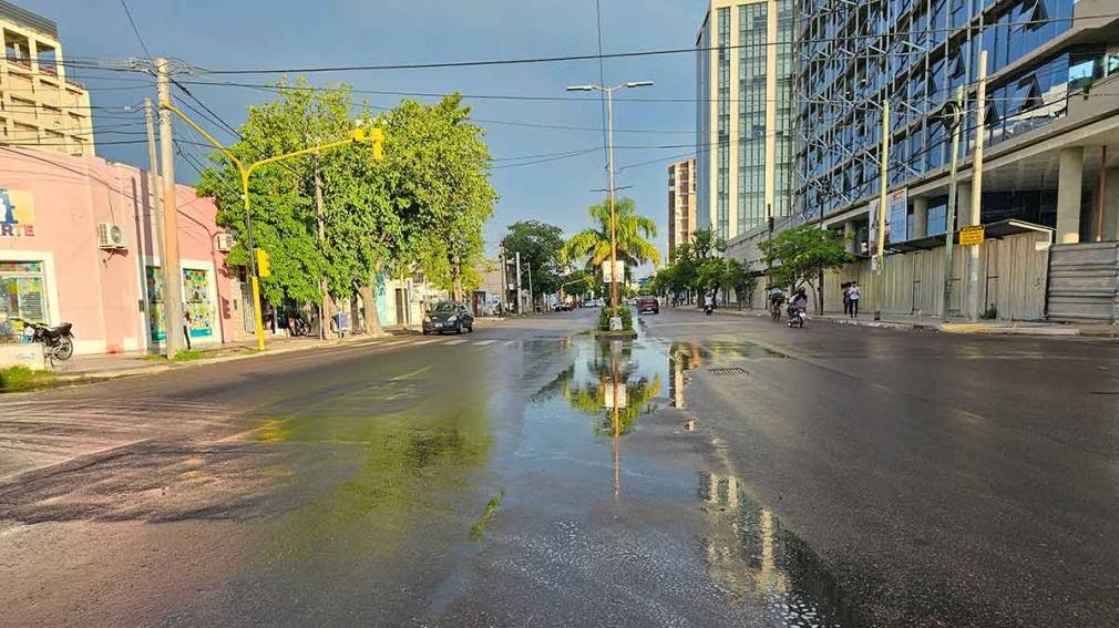 Tiempo de locos: llovió y salió el sol en la Madre de Ciudades