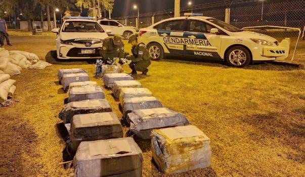 Narcotráfico en el sur santafesino: encontraron más 426 kilos de cocaína debajo de una carga de porotos