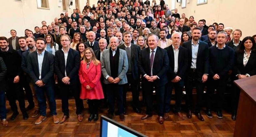 Frente de frentes, entre la b&uacute;squeda del nuevo nombre y el efecto "Carri&oacute;"