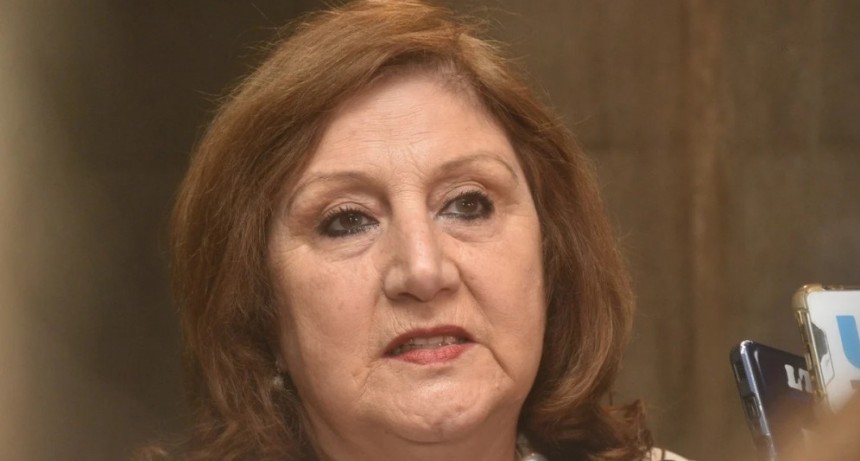 Renunció Adriana Cantero al Ministerio de Educación