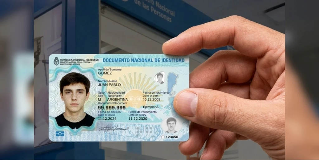 Ya imprimen los nuevos DNI con el Monumento a la Bandera en el dise&ntilde;o y mayor seguridad