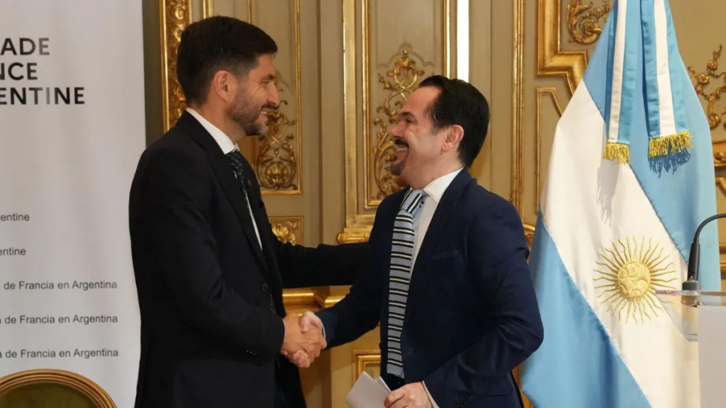 Maximiliano Pullaro firm&oacute; un acuerdo con Francia para financiar mejoras energ&eacute;ticas en hospitales, escuelas y aeropuertos de Santa Fe
