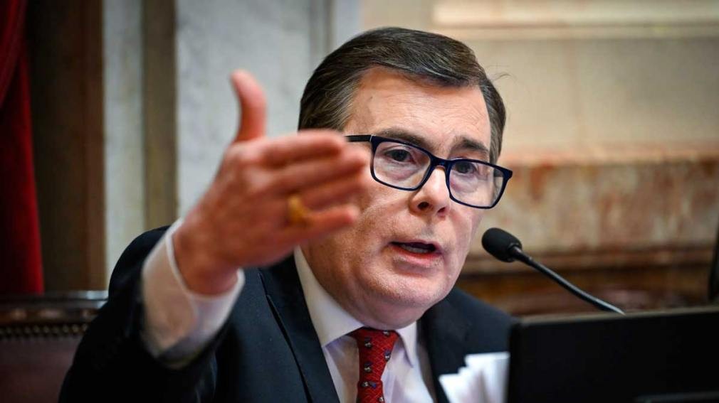 Gerardo Zamora y los senadores por Santiago renunciaron al aumento de sus dietas