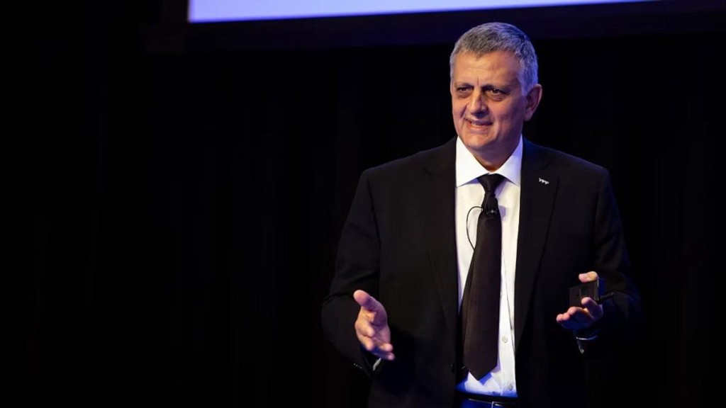 &ldquo;Los consumidores nos tienen que aplaudir&rdquo;: YPF defendi&oacute; la suba de la nafta