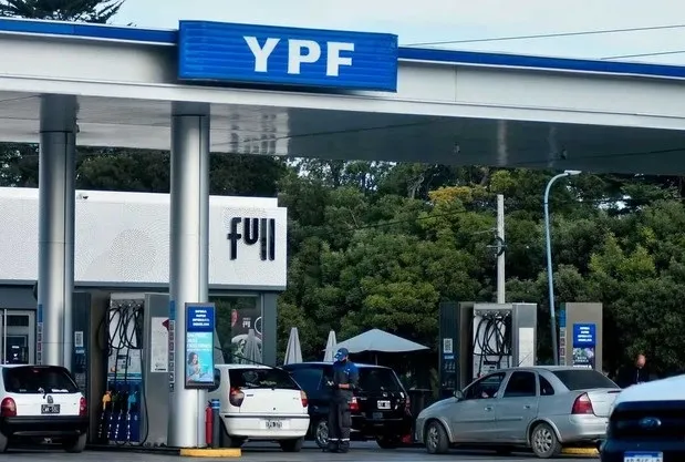 Volvi&oacute; a aumentar la nafta y la s&uacute;per alcanz&oacute; los 1.900 pesos