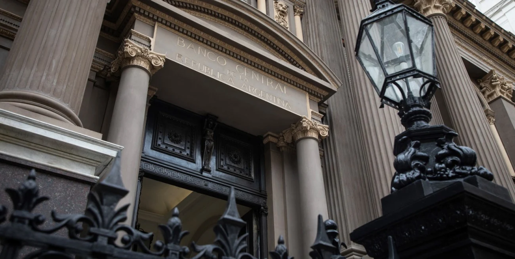 El BCRA reduce encajes bancarios con el objetivo de reactivar el cr&eacute;dito