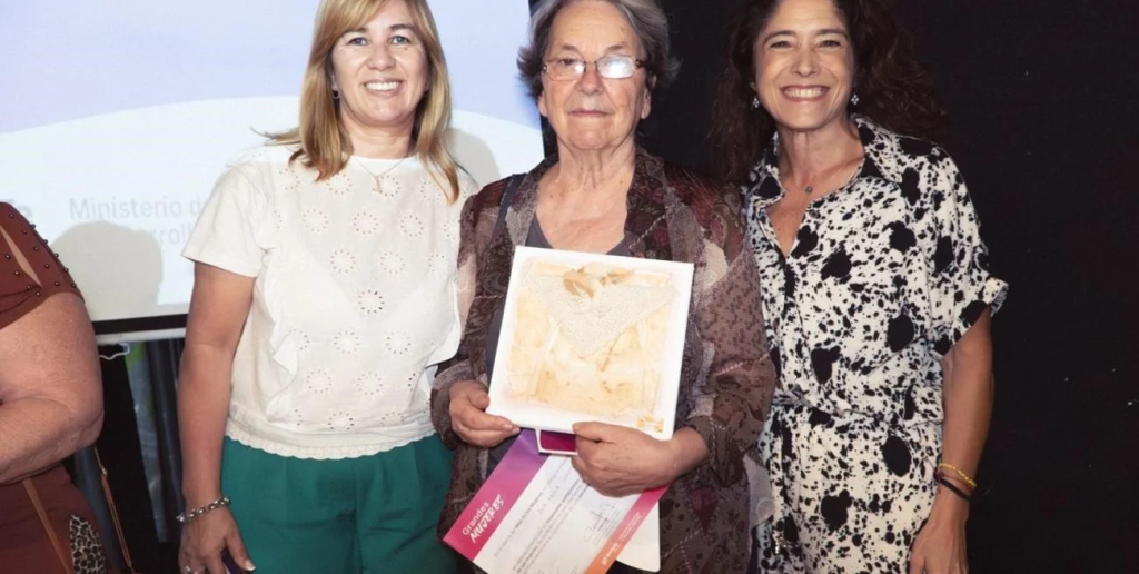 Reconocimiento "Grandes Mujeres": Vera distingui&oacute; la invaluable trayectoria de Ana Mar&iacute;a Centis