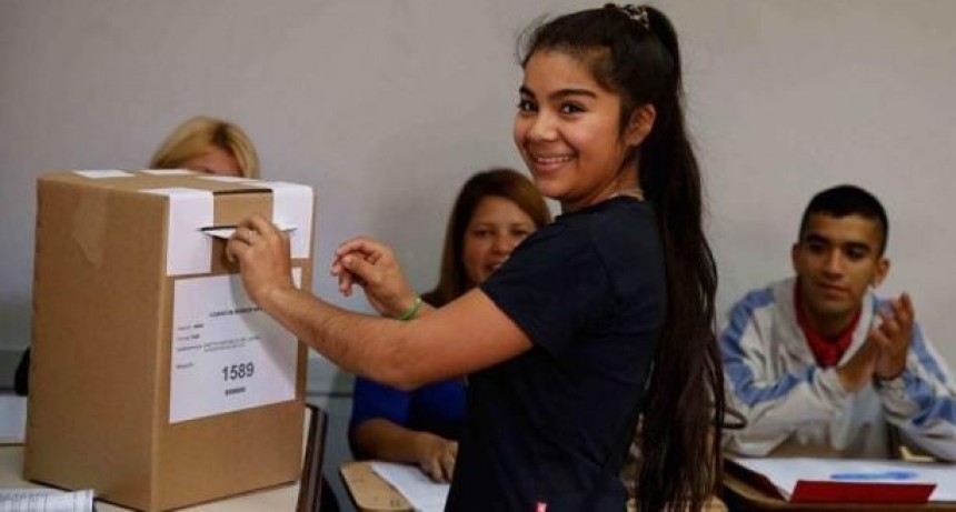 Diputados piden la habilitación del voto de los jóvenes de 16 y 17 años en las elecciones santafesinas 
