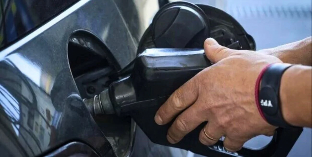 YPF baja el precio de los combustibles a partir del 1° de mayo