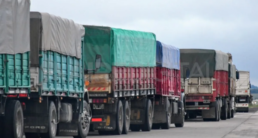 Por la cosecha récord, se espera un masivo arribo de camiones a los puertos cerealeros
