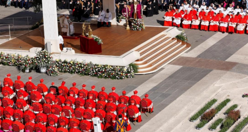 Salarios en el Vaticano vs. los senadores argentinos