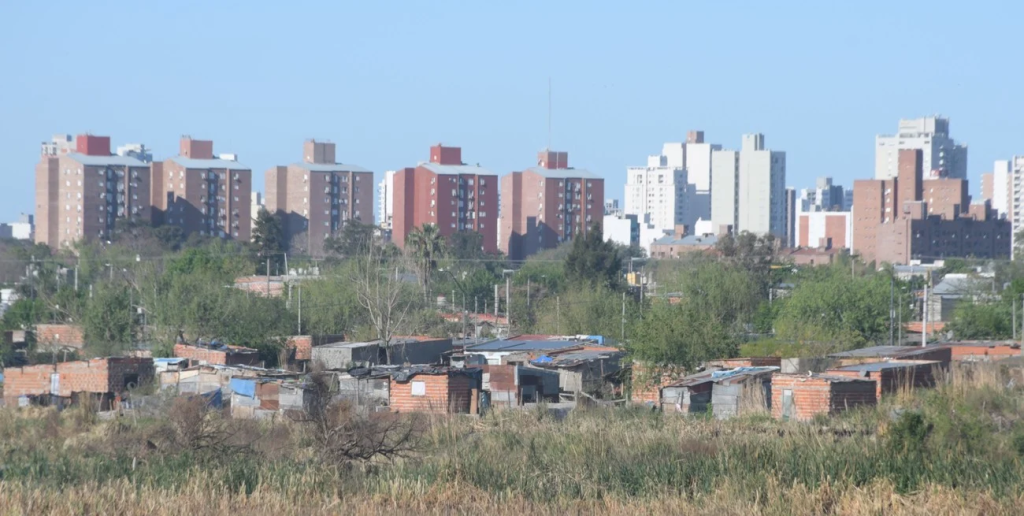 El INDEC mostr&oacute; dos caras en el Gran Santa Fe: baj&oacute; la pobreza, pero subi&oacute; la indigencia en 2025