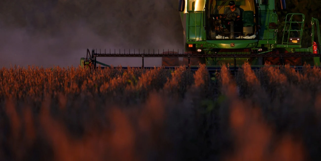 Con picos de 45 quintales, avanza la cosecha de soja de primera en el centro santafesino