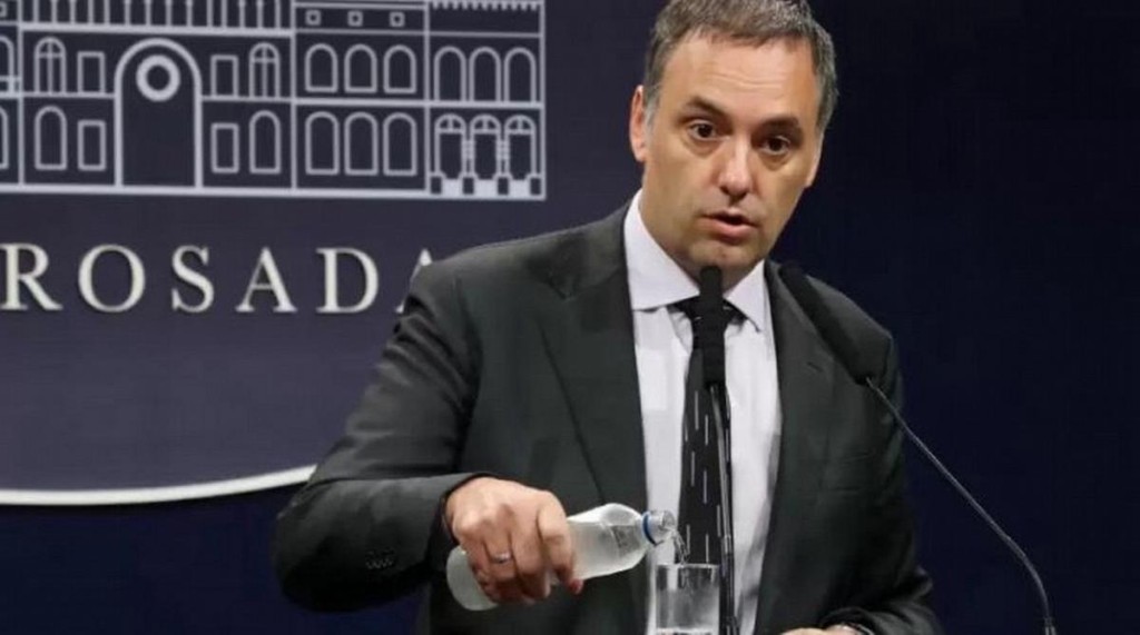 Adorni, un activo t&oacute;xico para el gobierno