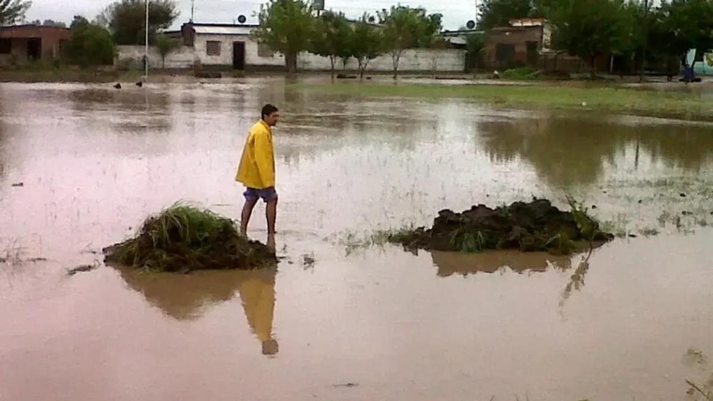 Fuerte temporal en Tucum&aacute;n: en algunas zonas cayeron 200 mm de agua
