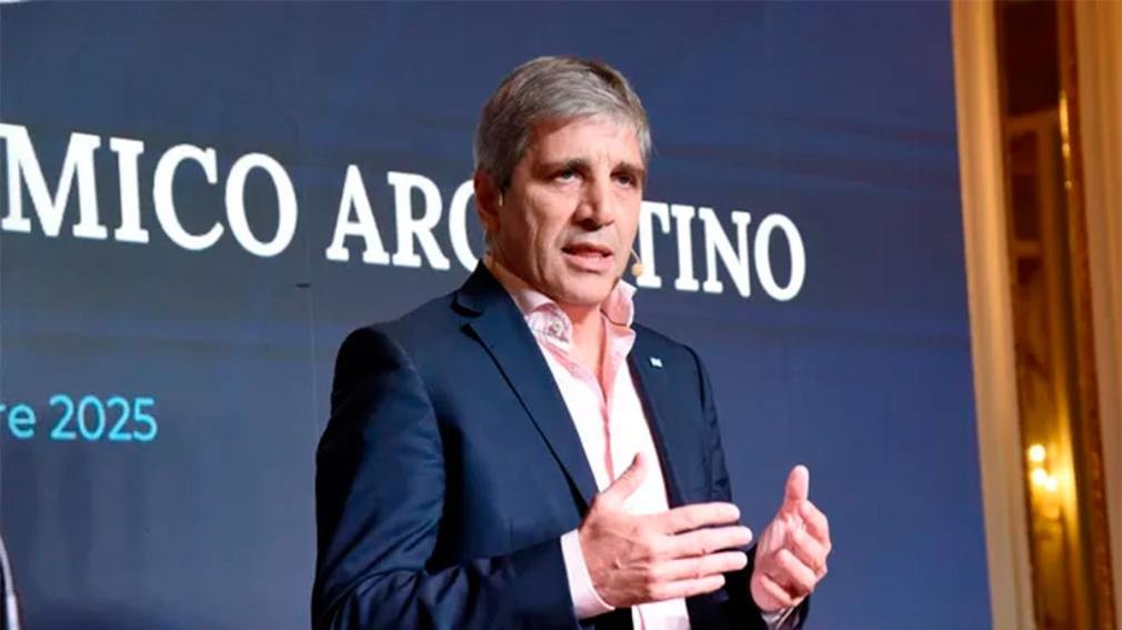 Luis Caputo defendi&oacute; su gesti&oacute;n y anticip&oacute; m&aacute;s baja de impuestos y privatizaciones
