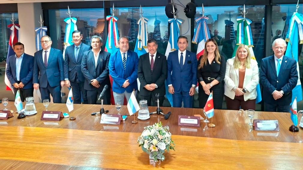 La junta ejecutiva del Parlamento del Norte Grande se reuni&oacute; en Tucum&aacute;n con una fuerte agenda en defensa del federalismo