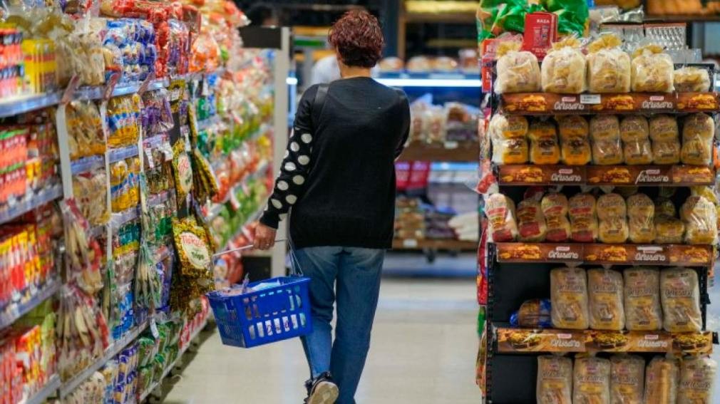 La canasta b&aacute;sica aument&oacute; 2,6% en marzo y una familia necesit&oacute; m&aacute;s de $1.430.000 para no ser pobre