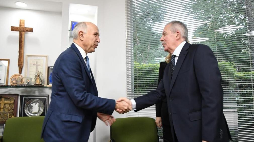 El gobernador El&iacute;as Su&aacute;rez particip&oacute; junto a Ricardo Lorenzetti en la presentaci&oacute;n de su libro en la UCSE