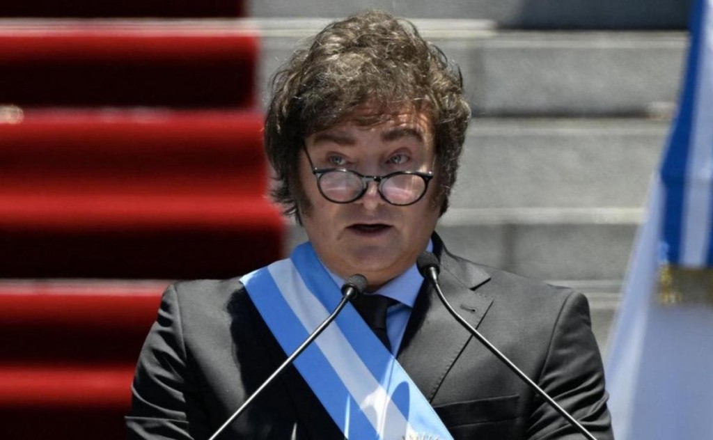 Micro, Adorni e internas: el gobierno no logra retomar la iniciativa